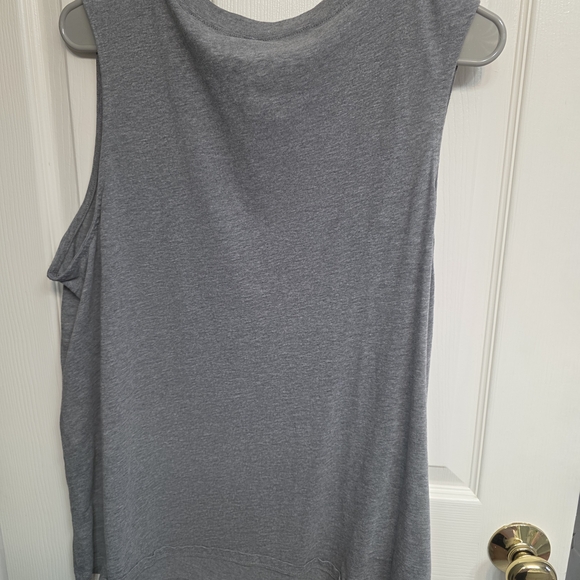 Gray Graphic Muscle Tee - Picture 4 of 4
